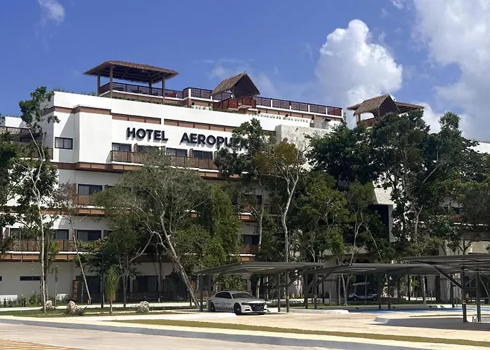 Mundo Maya Aeropuerto Hotel 3*