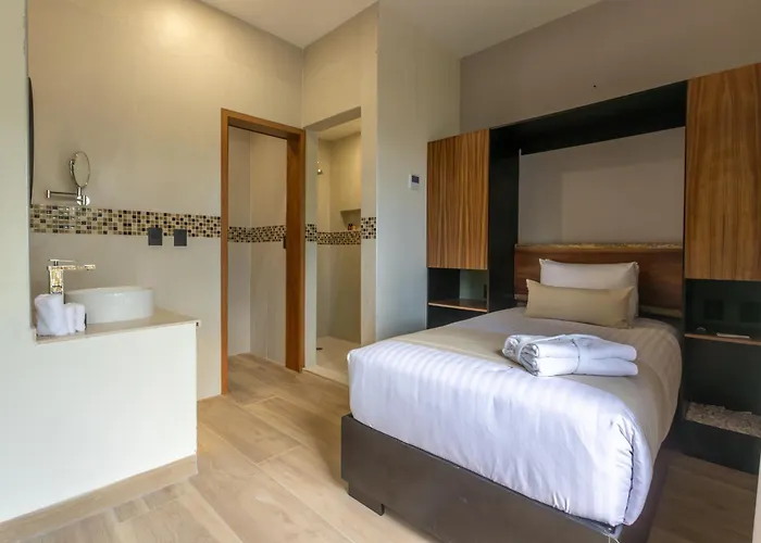 Mundo Maya Aeropuerto Hotel 3*