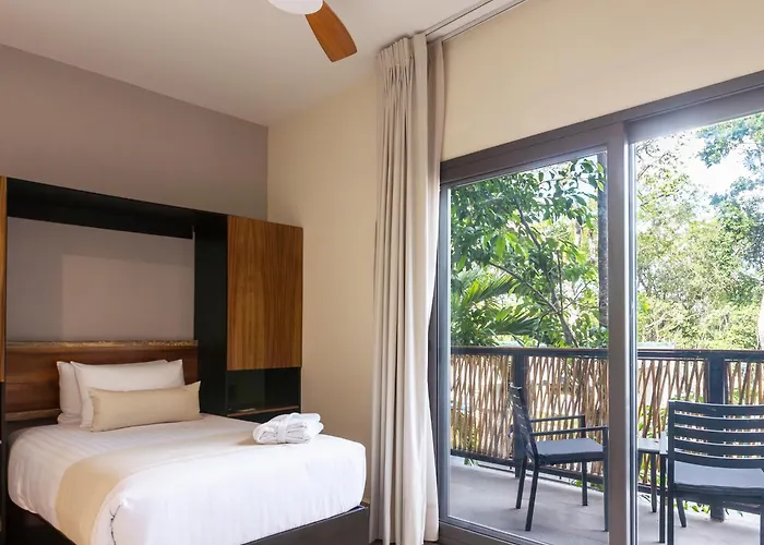 Hotel Mundo Maya Aeropuerto 3*
