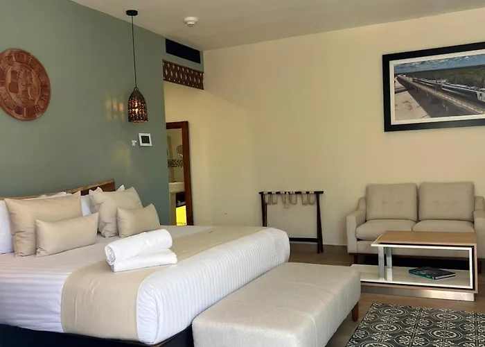 Mundo Maya Aeropuerto Hotel 3*