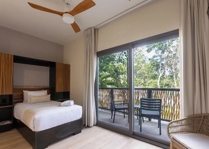Mundo Maya Aeropuerto Hotel Tulum